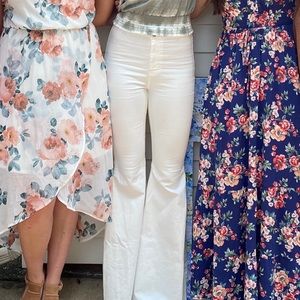 Free people size 26 flare white jean